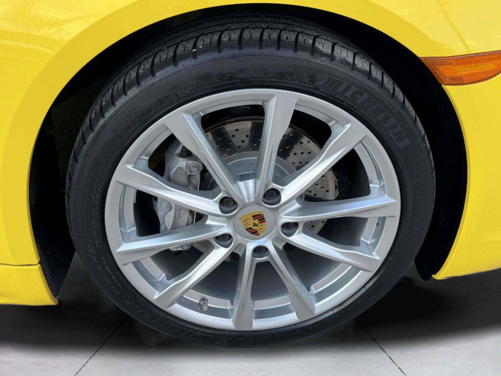 Used 2018 Porsche 718 Boxster RWD image 40