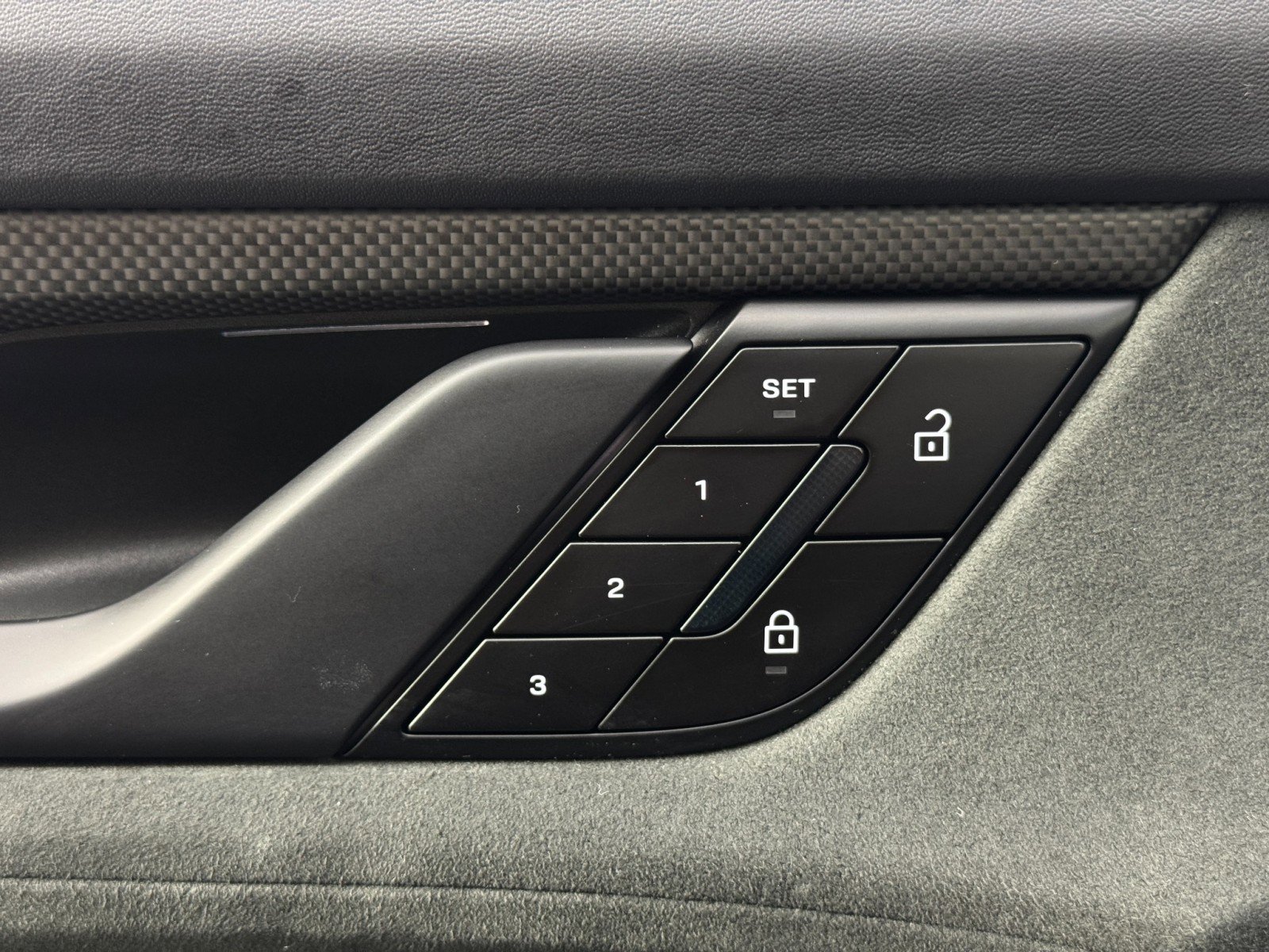 Used 2023 Porsche Taycan GTS image 18