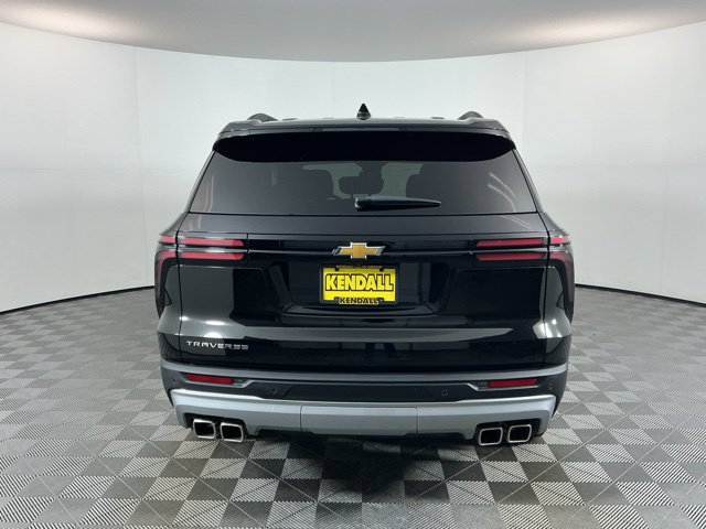 Used 2025 Chevrolet Traverse LT FWD image 6