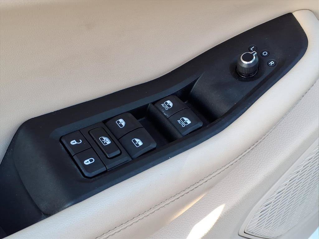 Used 2023 Jeep Grand Cherokee Limited AWD/4WD image 19