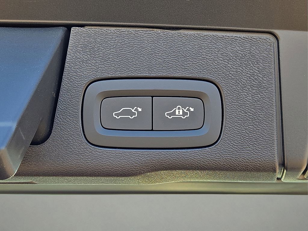 New 2026 Volvo XC60 B5 Core w/ Climate Package image 14