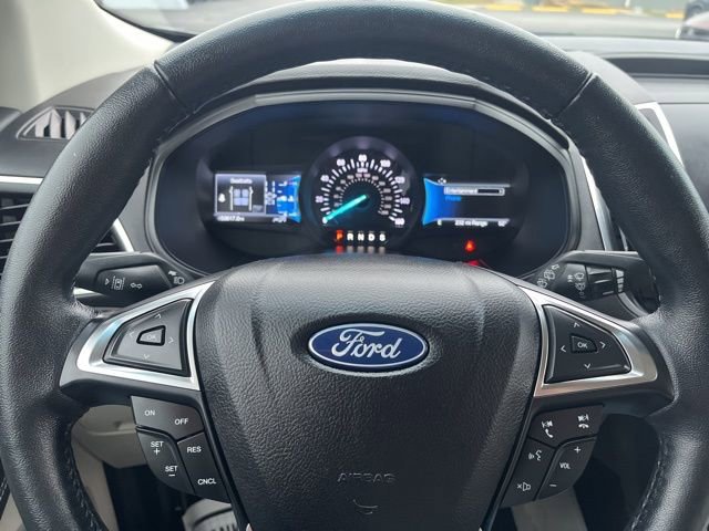 Used 2023 Ford Edge Titanium image 16