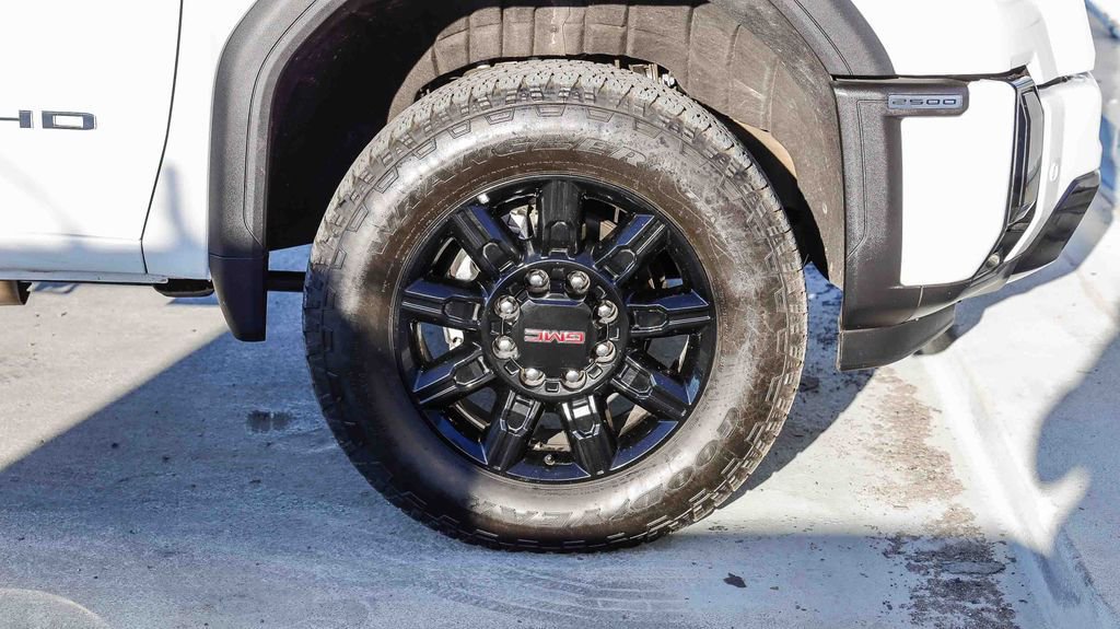 Used 2025 GMC Sierra 2500 AT4 image 11