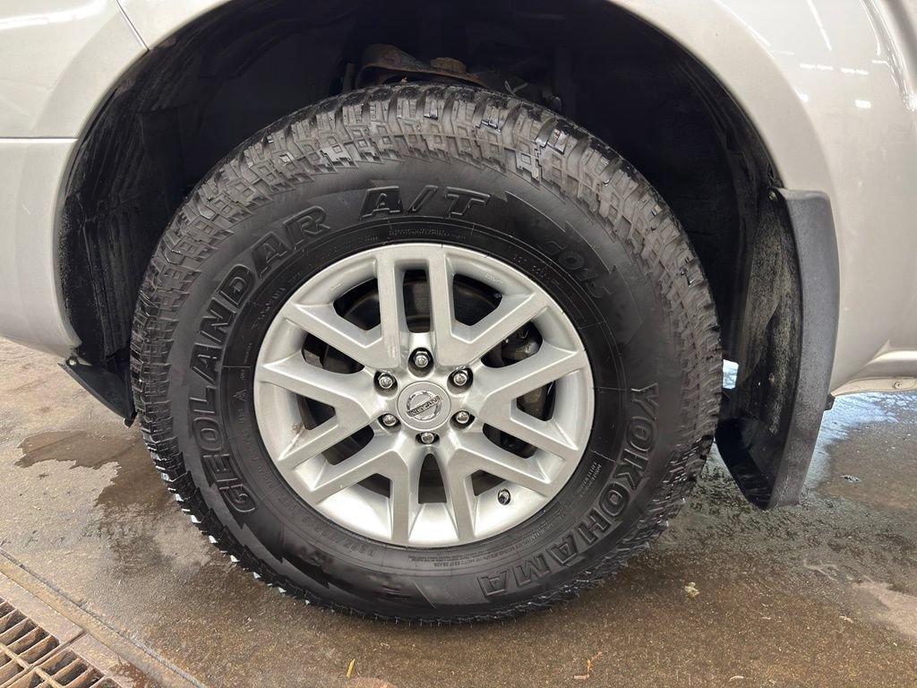 Used 2014 Nissan Frontier SV AWD/4WD image 9