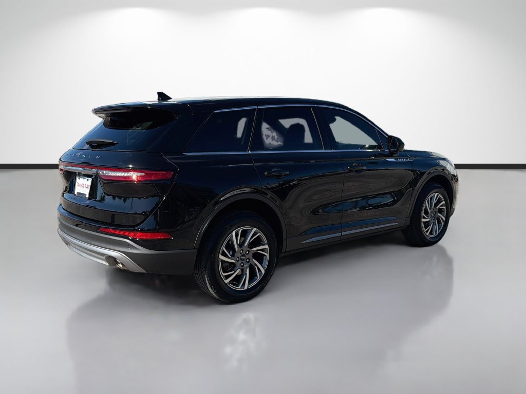 Used 2024 Lincoln Corsair FWD image 3