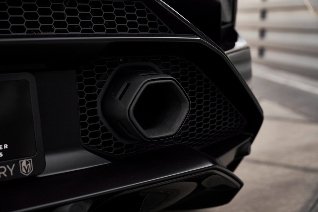 Used 2023 Lamborghini Huracan Tecnica image 13