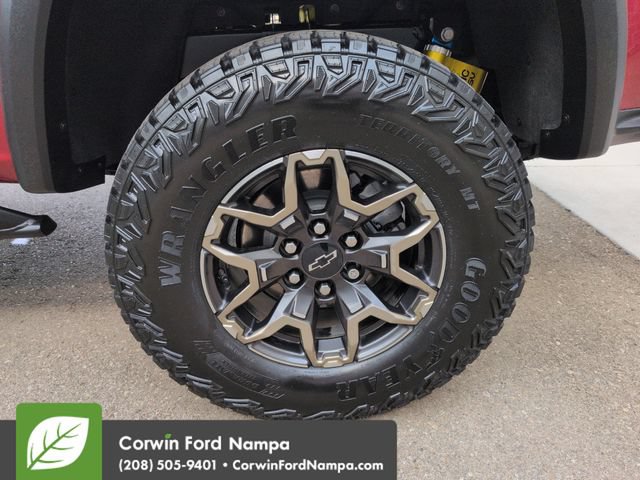 Used 2024 Chevrolet Colorado ZR2 w/ ZR2 Convenience Package III AWD/4WD image 33