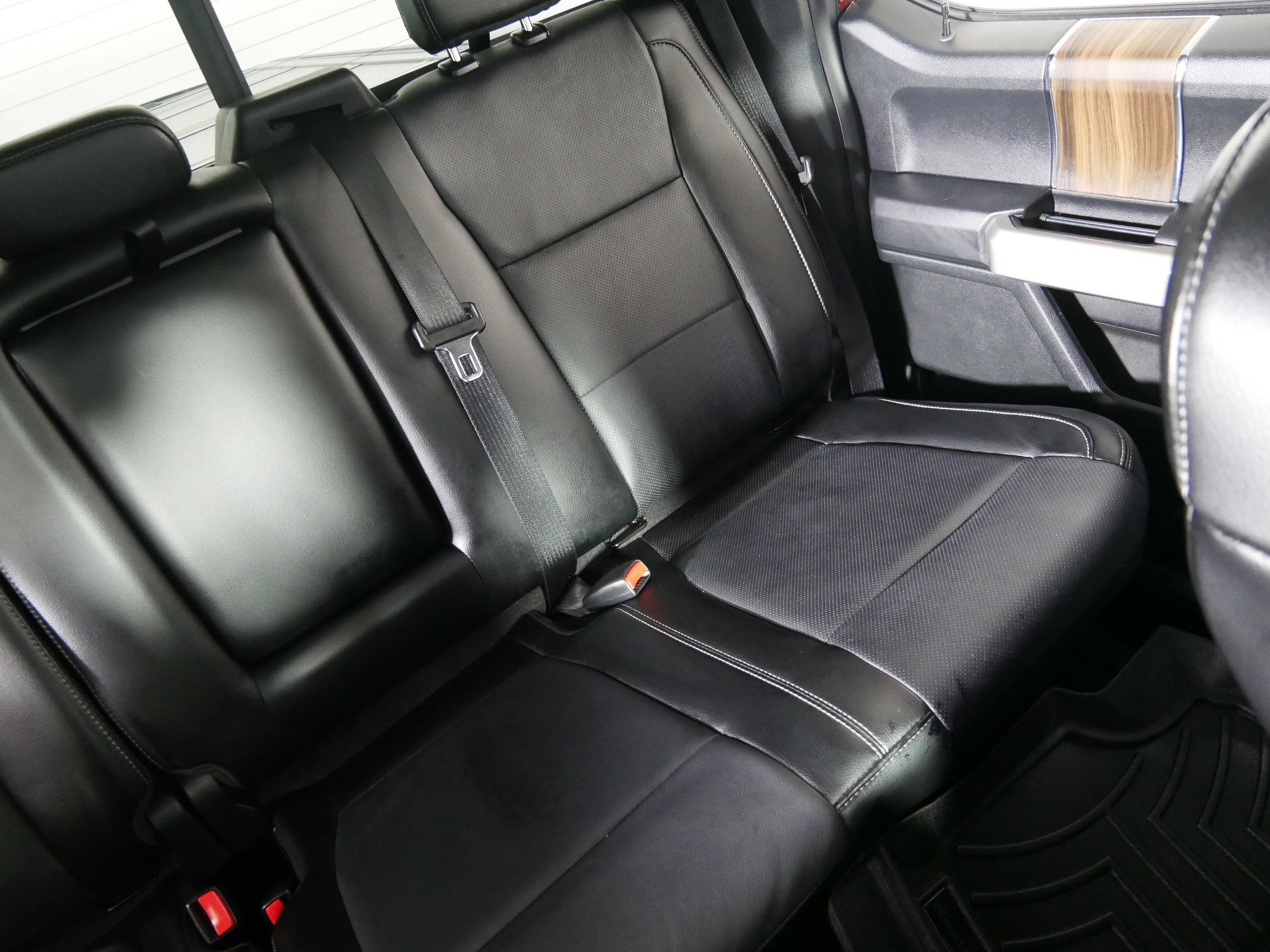 Used 2016 Ford F150 Lariat w/ Equipment Group 502A Luxury AWD/4WD image 14