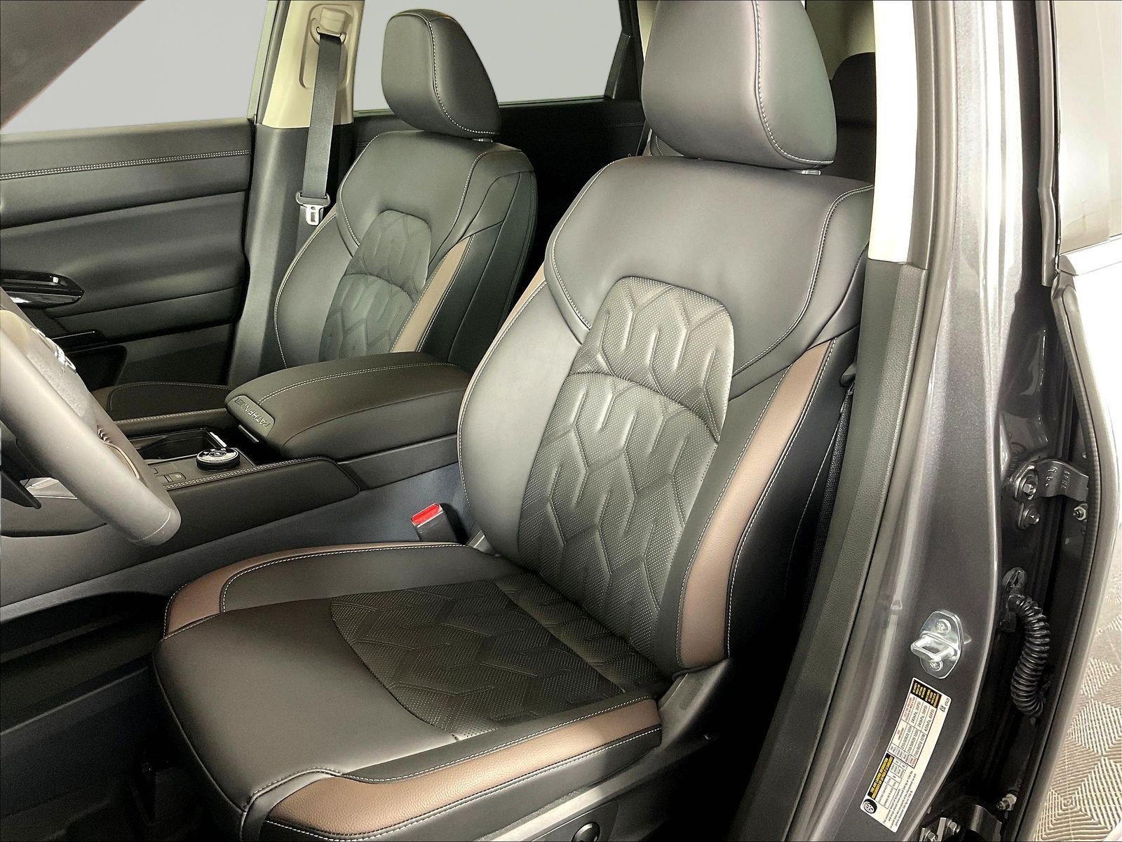 New 2026 Nissan Pathfinder Platinum AWD/4WD image 17