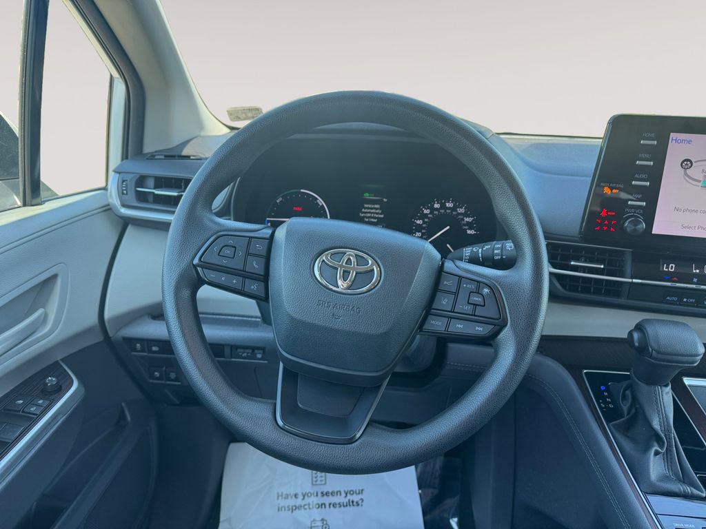Used 2024 Toyota Sienna LE FWD image 12