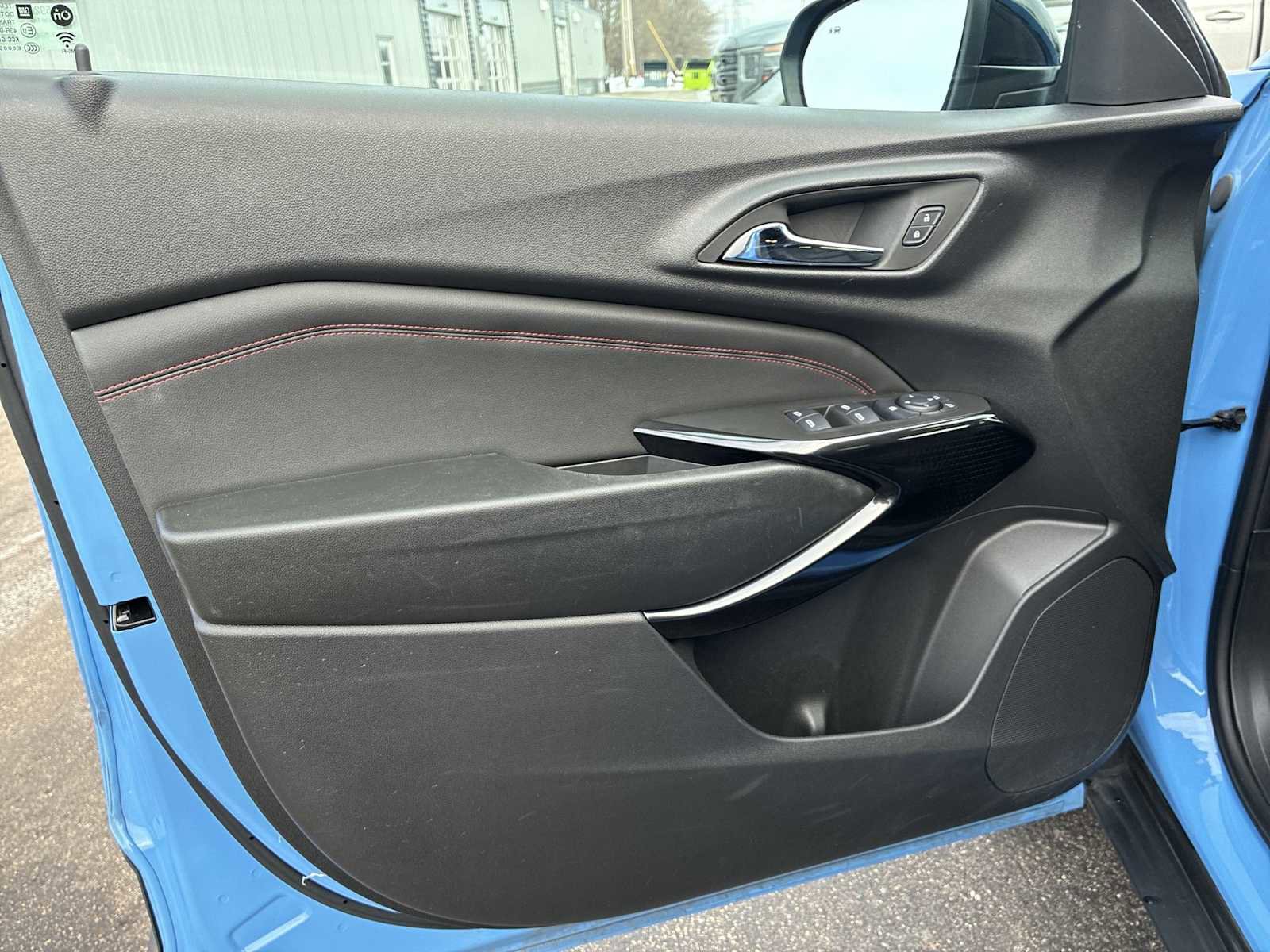 Certified 2024 Chevrolet Trax RS w/ Driver Confidence Package image 21