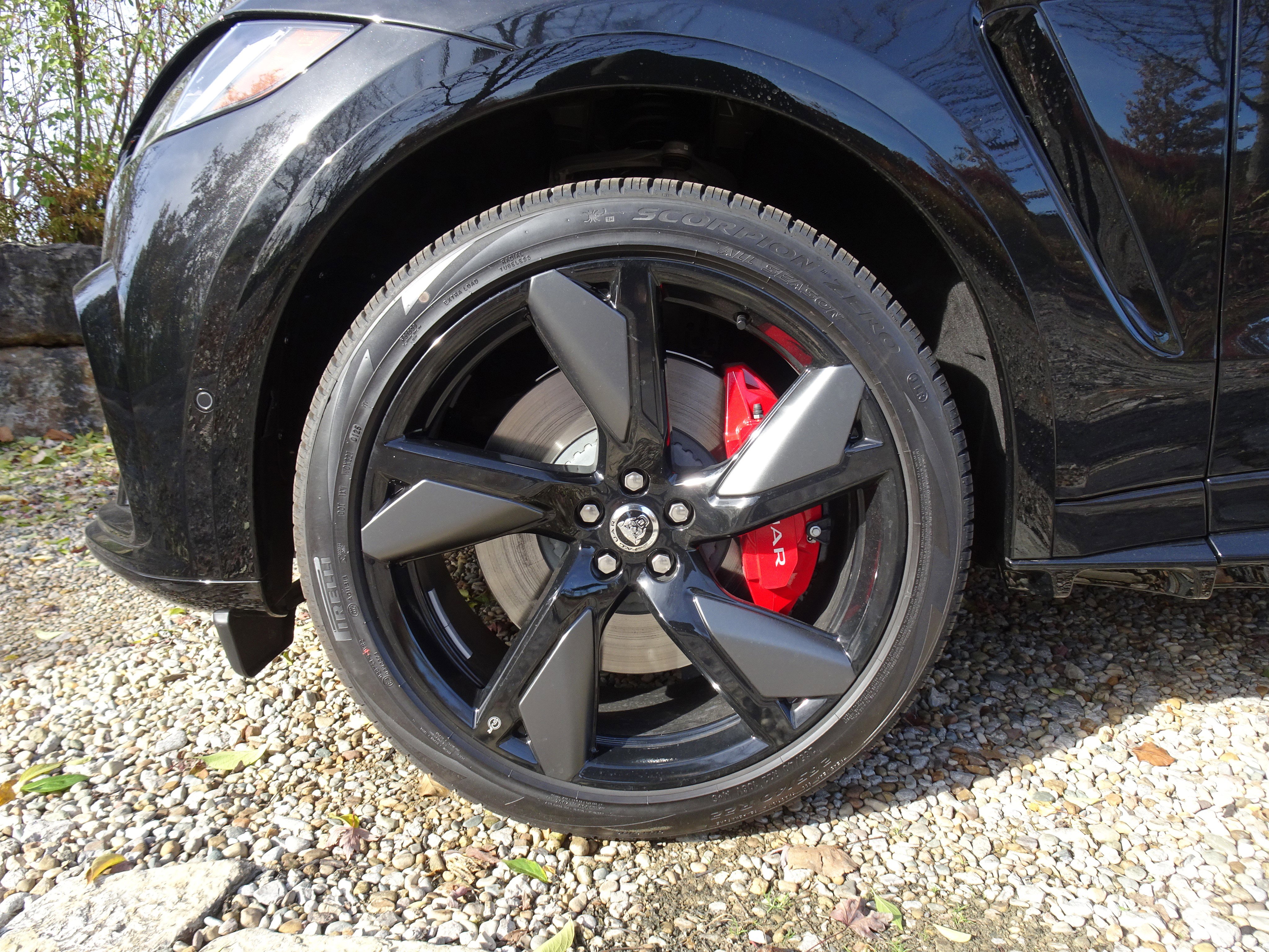 New 2026 Jaguar F-PACE SVR 575 Edition image 36