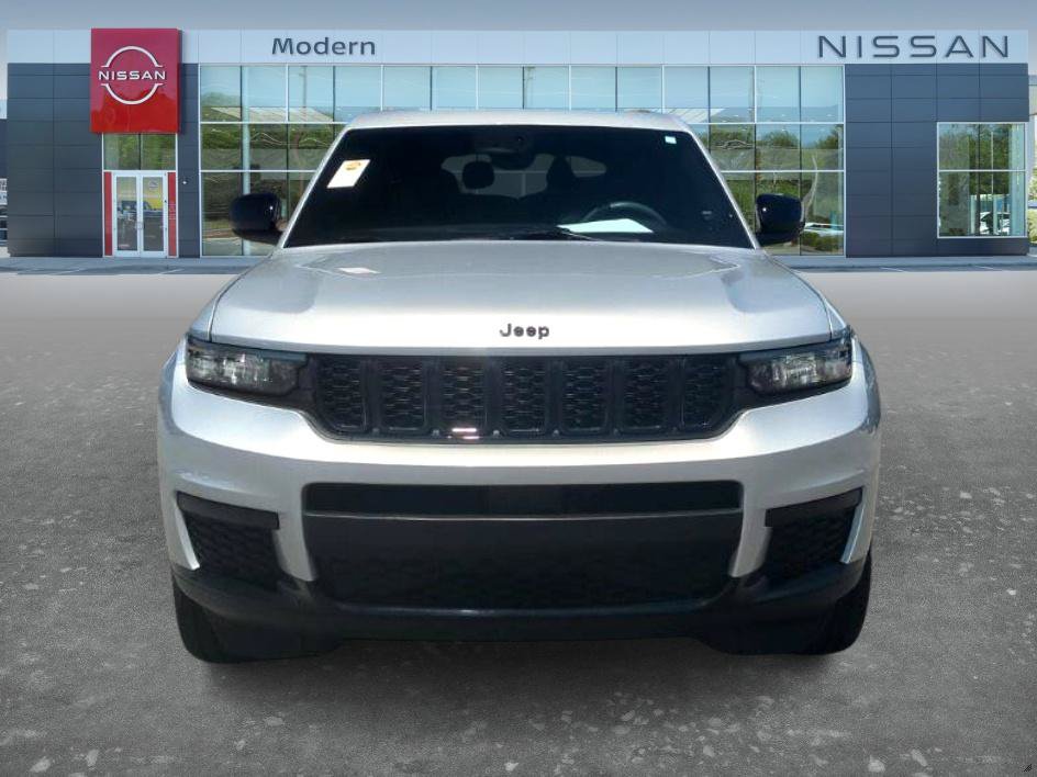 Used 2023 Jeep Grand Cherokee L Altitude AWD/4WD image 8