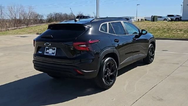 New 2026 Chevrolet Trax LT w/ Driver Confidence Package FWD image 8