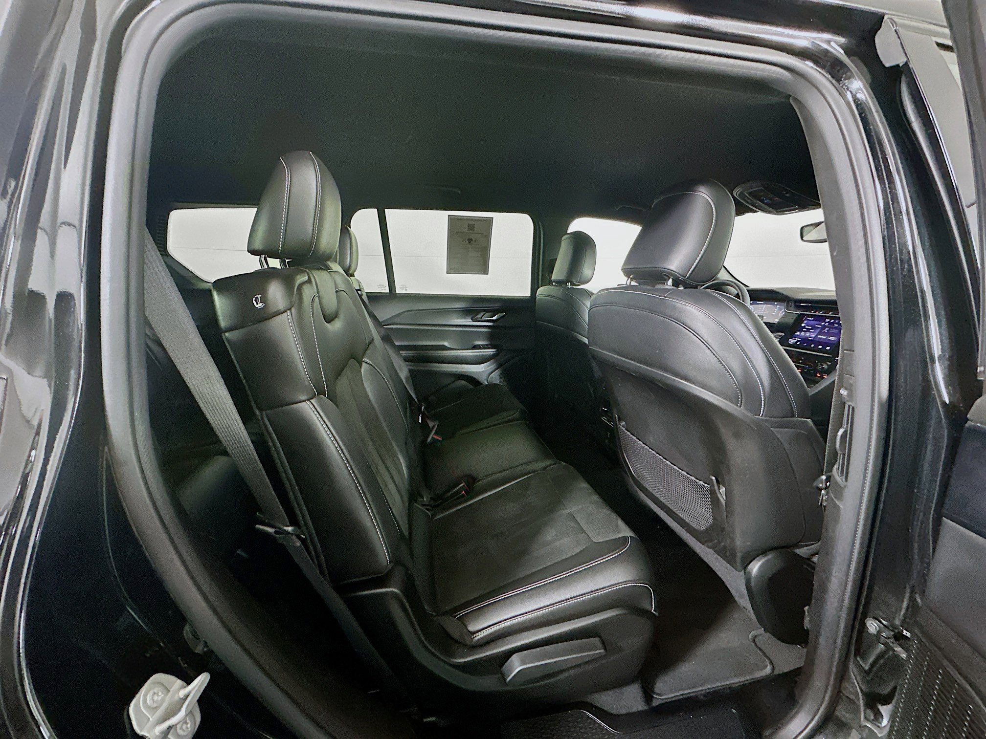 Used 2023 Jeep Grand Cherokee L Laredo image 30