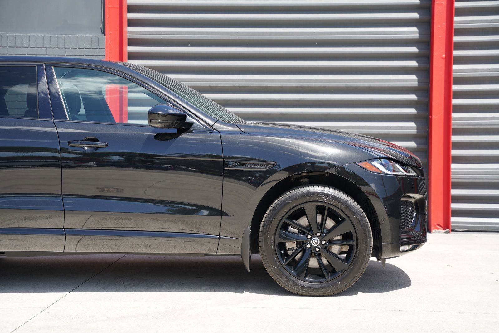 Used 2026 Jaguar F-PACE R-Dynamic S image 4