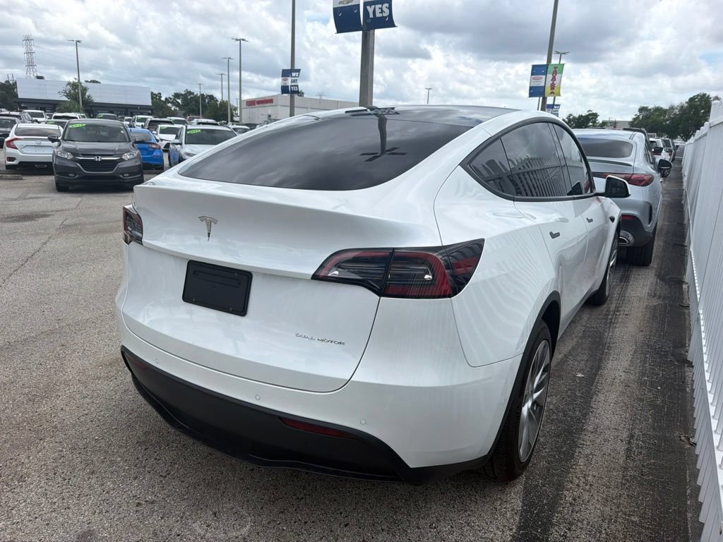 Used 2021 Tesla Model Y Long Range AWD/4WD image 4