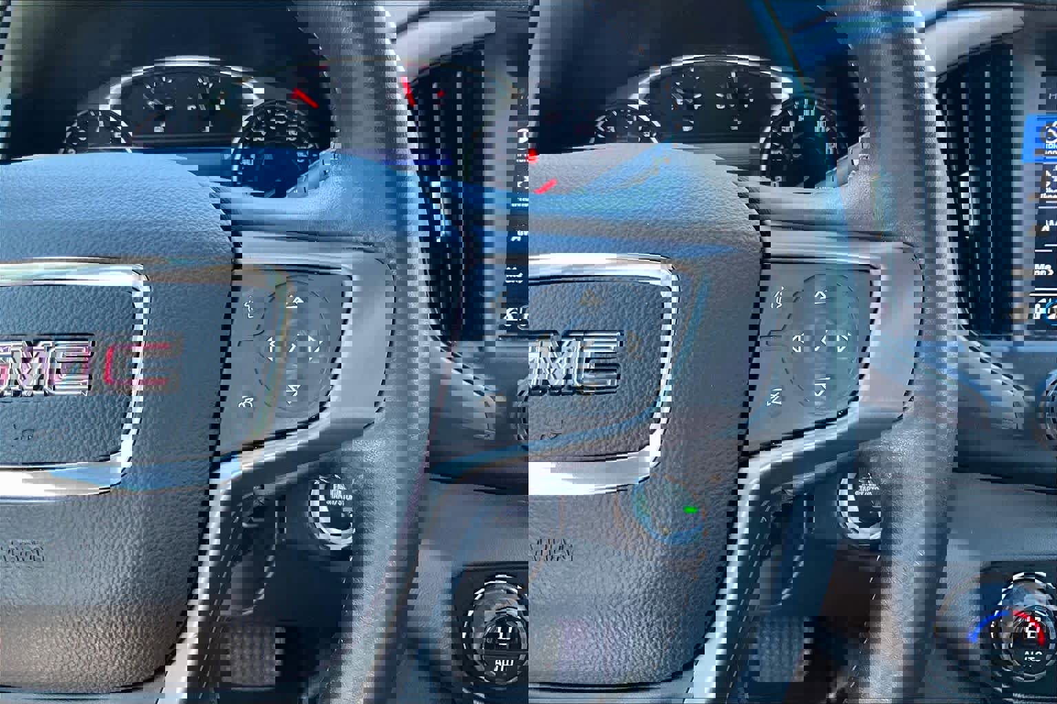 Used 2022 GMC Terrain AT4 image 24