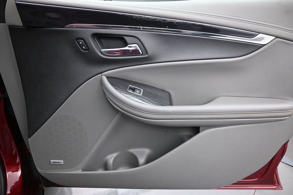 Used 2017 Chevrolet Impala Premier w/ Enhanced Convenience Package FWD image 29