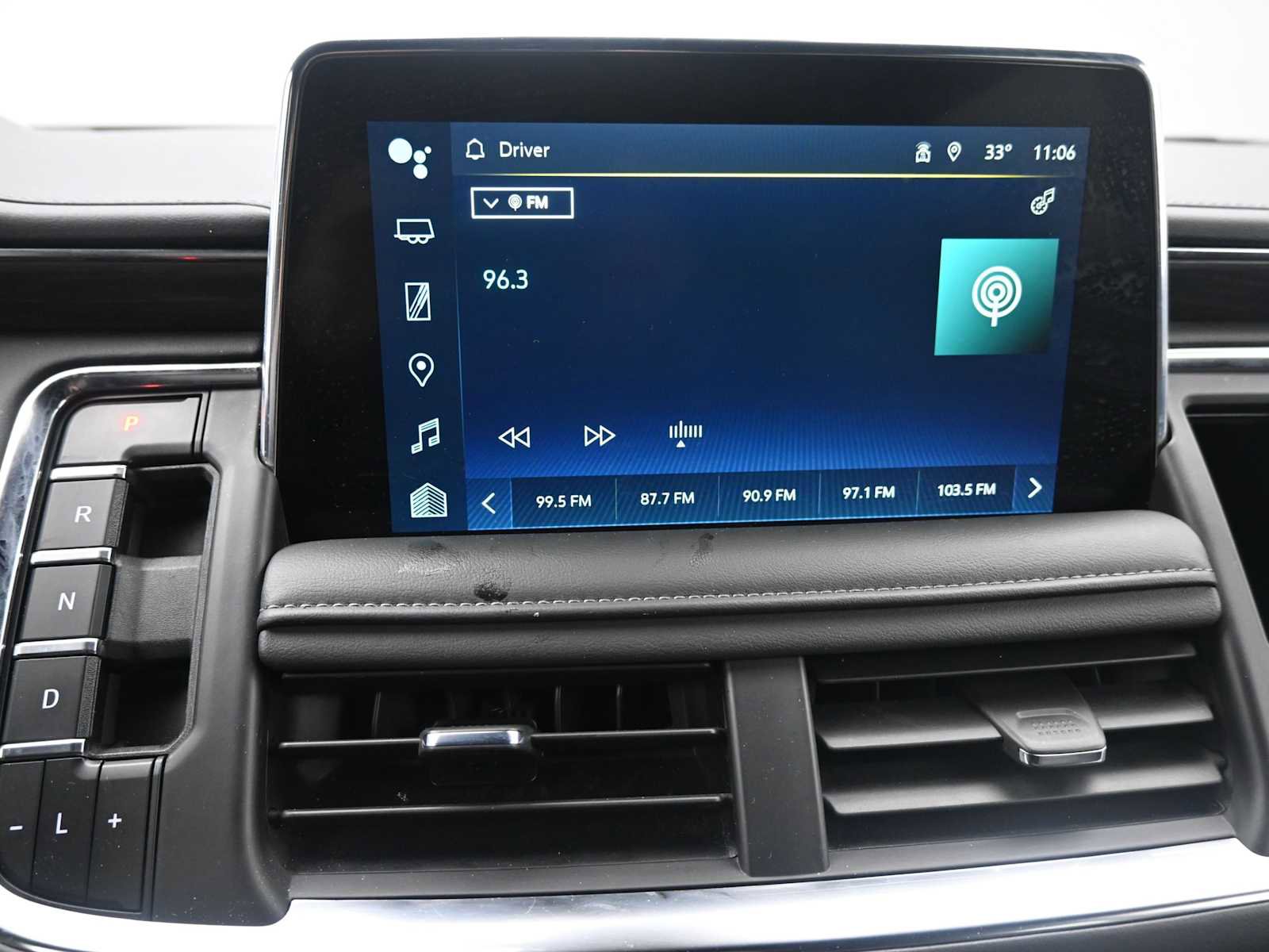 Used 2024 Chevrolet Suburban LT image 15