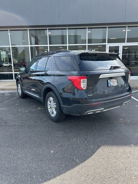 Used 2023 Ford Explorer XLT w/ Equipment Group 202A AWD/4WD image 7