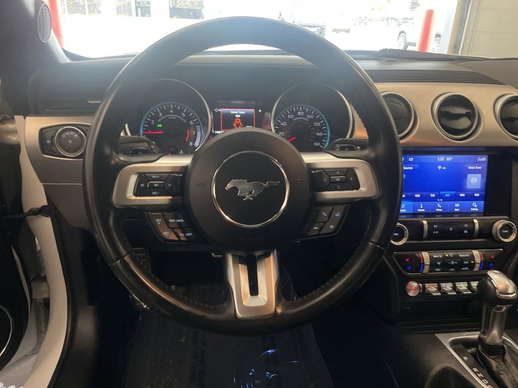 Used 2020 Ford Mustang Premium RWD image 5