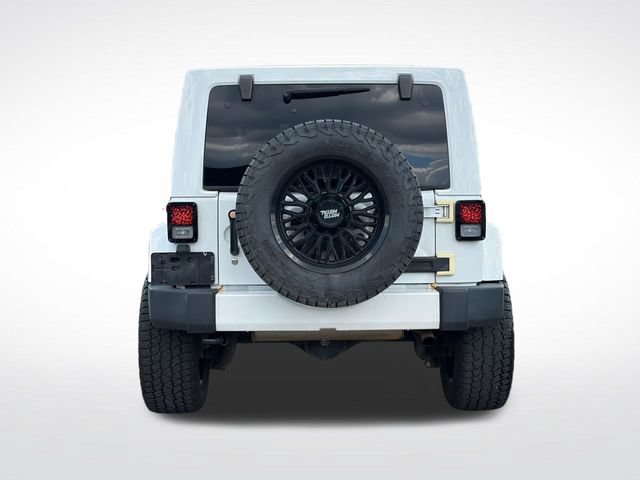 Used 2014 Jeep Wrangler Unlimited Sahara w/ Dual Top Group AWD/4WD image 19