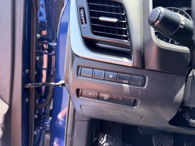 Used 2023 Nissan Rogue SV AWD/4WD image 29
