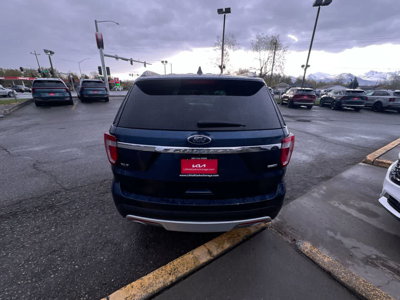 Used 2016 Ford Explorer XLT w/ Equipment Group 202A AWD/4WD image 27