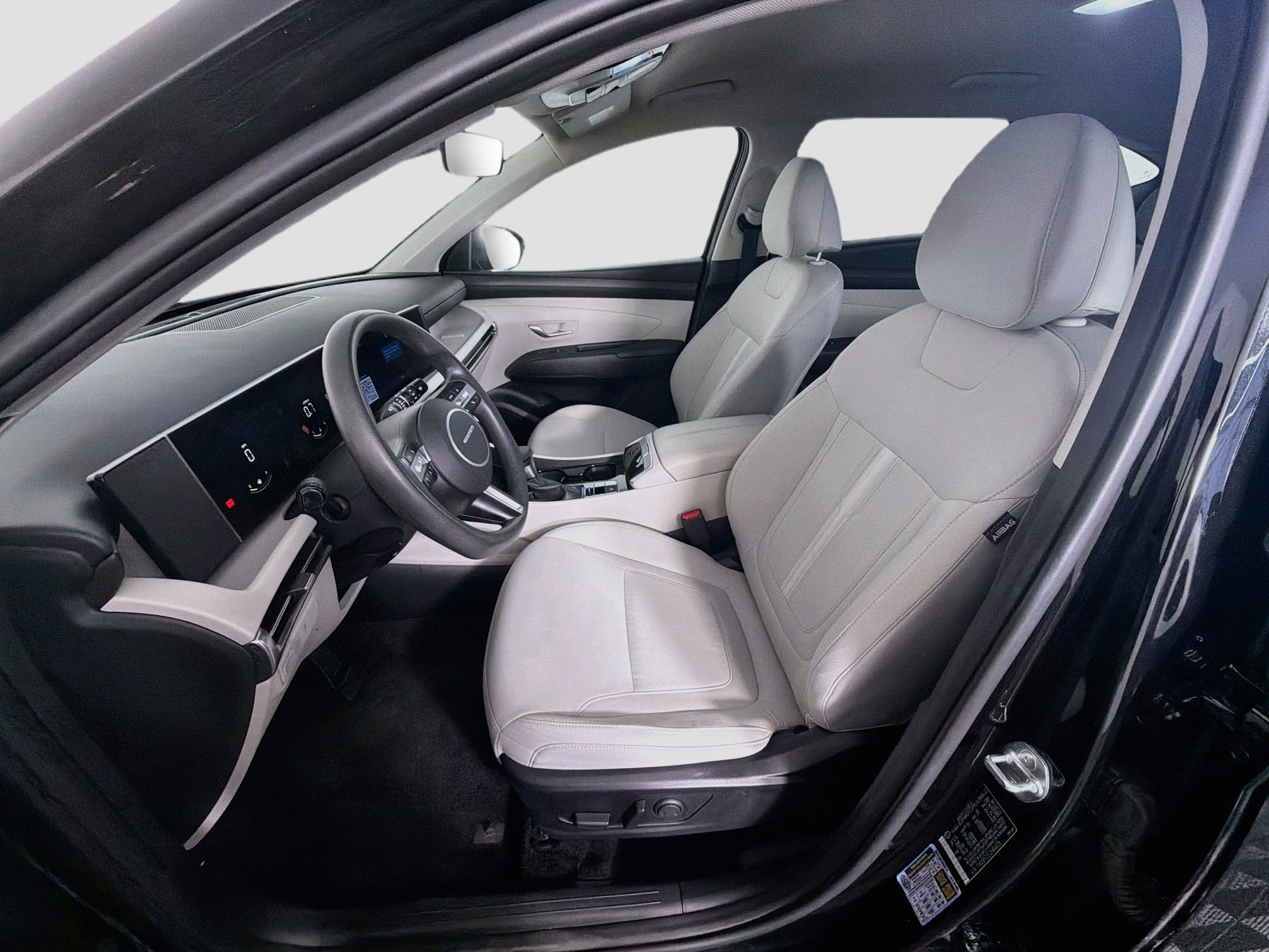 Used 2025 Hyundai Tucson SEL FWD image 13