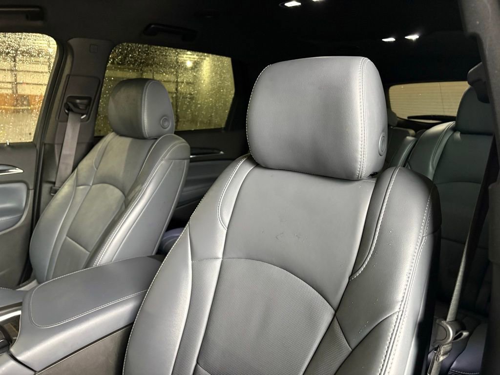 Used 2024 Buick Enclave Premium image 25