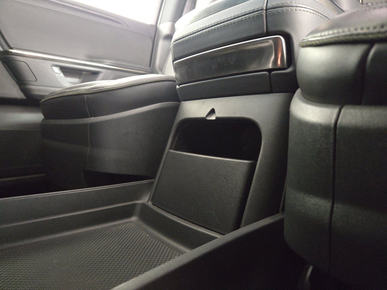 Used 2025 Rivian R1S Adventure AWD/4WD image 33