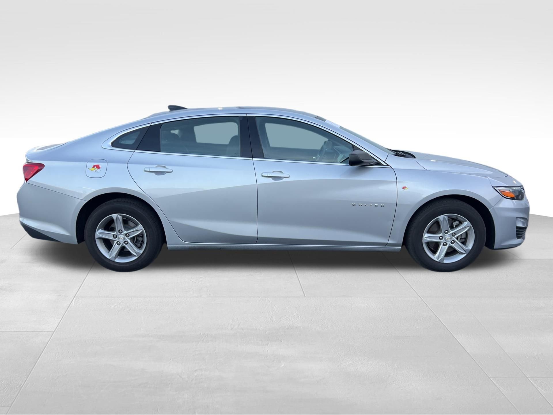 Used 2022 Chevrolet Malibu LS image 4