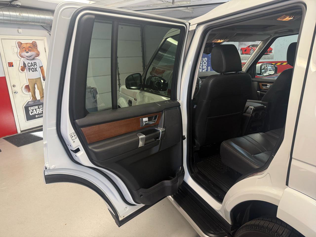 Used 2016 Land Rover LR4 HSE Silver Edition AWD/4WD image 36