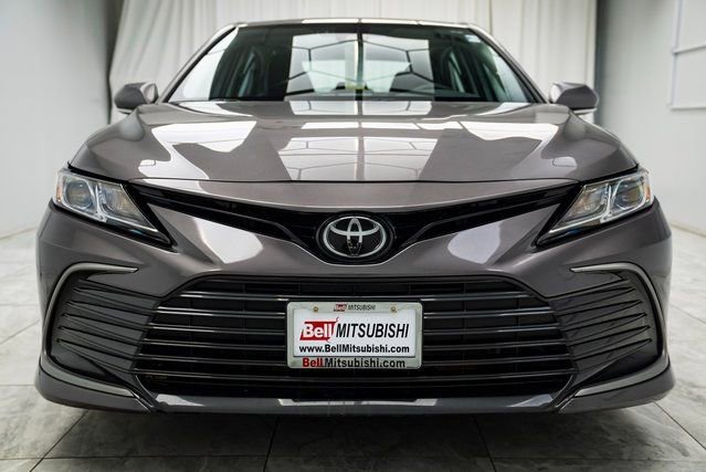 Used 2023 Toyota Camry LE image 5