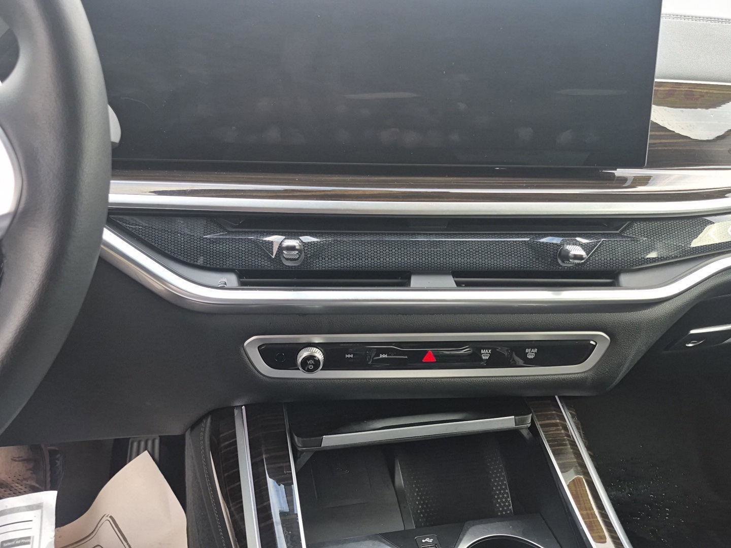 Used 2024 BMW X7 xDrive40i image 32