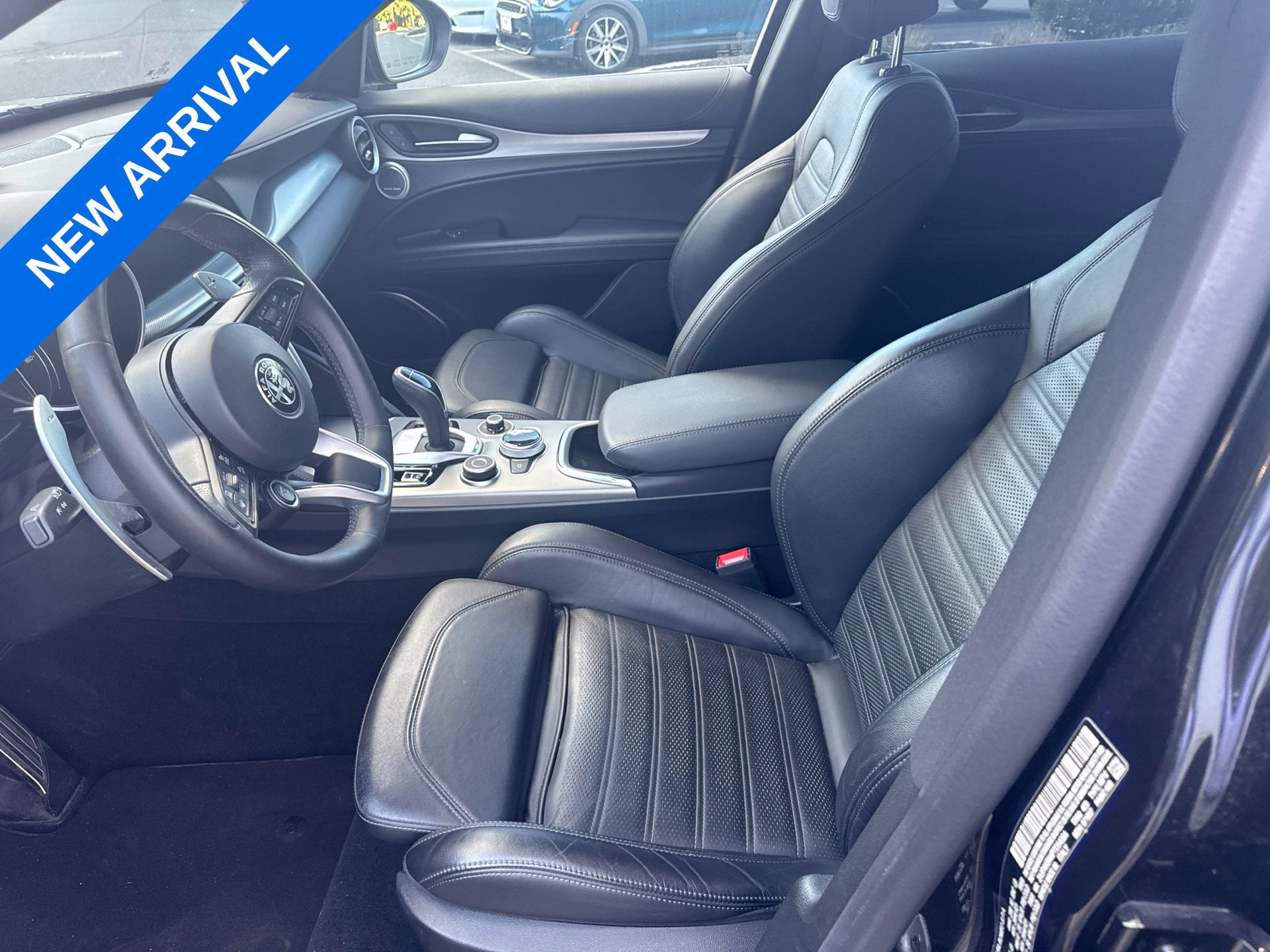 Used 2023 Alfa Romeo Stelvio Veloce AWD/4WD image 6