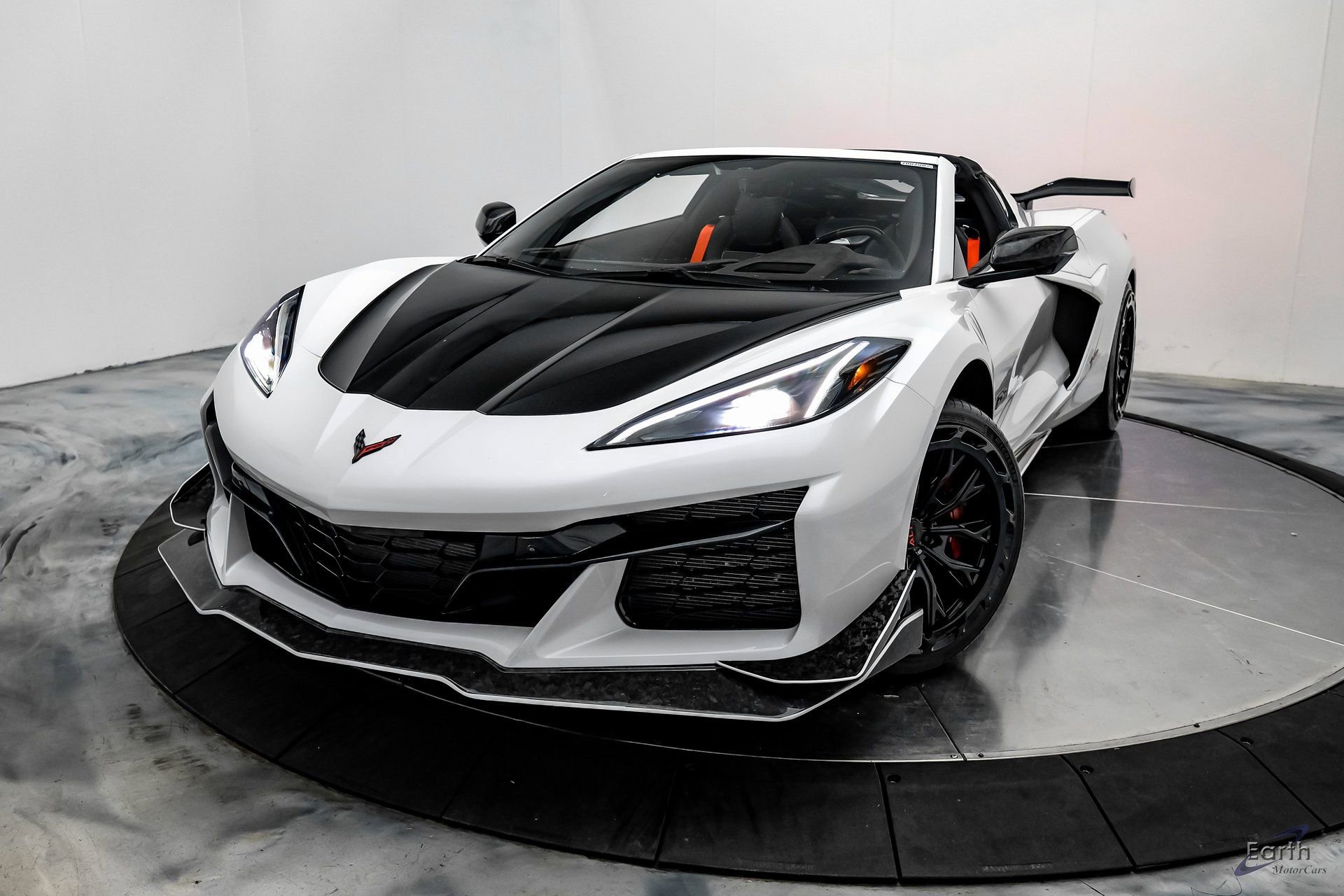 Used 2023 Chevrolet Corvette Z06 w/ Z07 Performance Package image 4