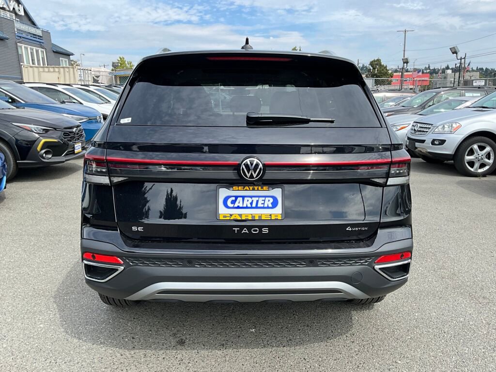New 2025 Volkswagen Taos SE image 6