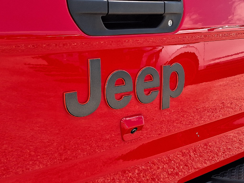 Used 2023 Jeep Gladiator Mojave w/ Cold Weather Group AWD/4WD image 31