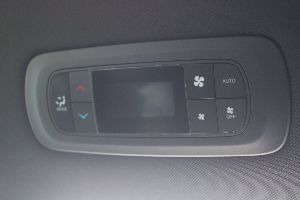 New 2026 Chrysler Pacifica Select w/ S Appearance Package image 30