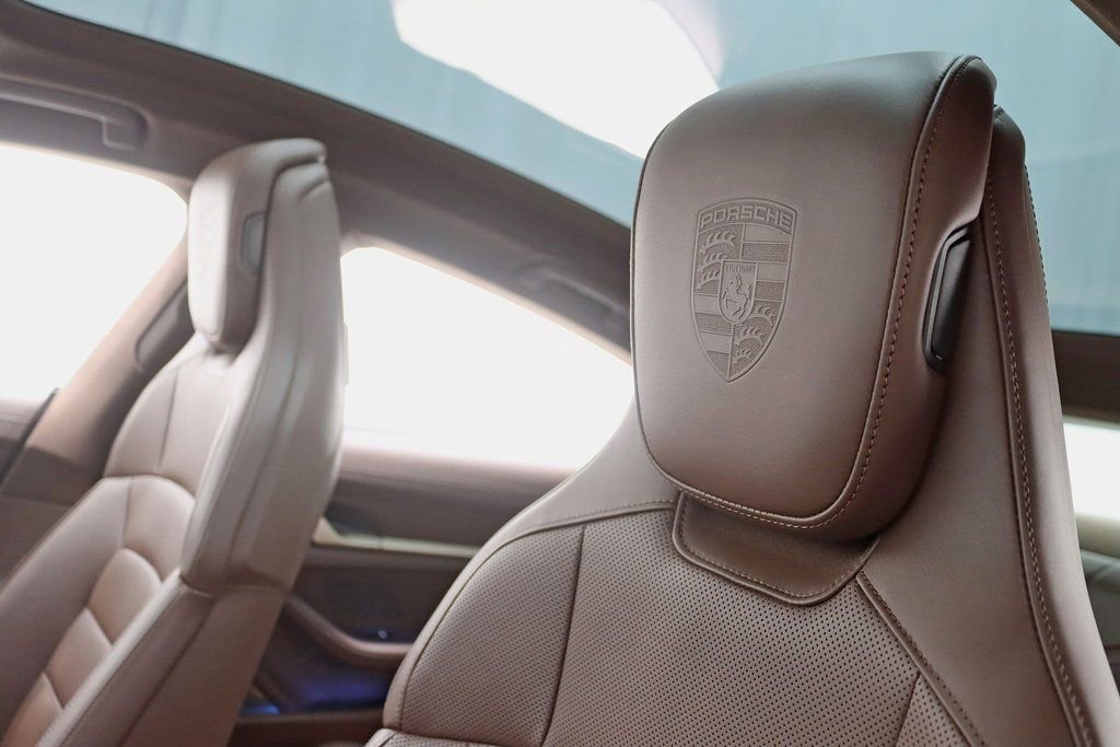 Used 2022 Porsche Taycan 4S image 29