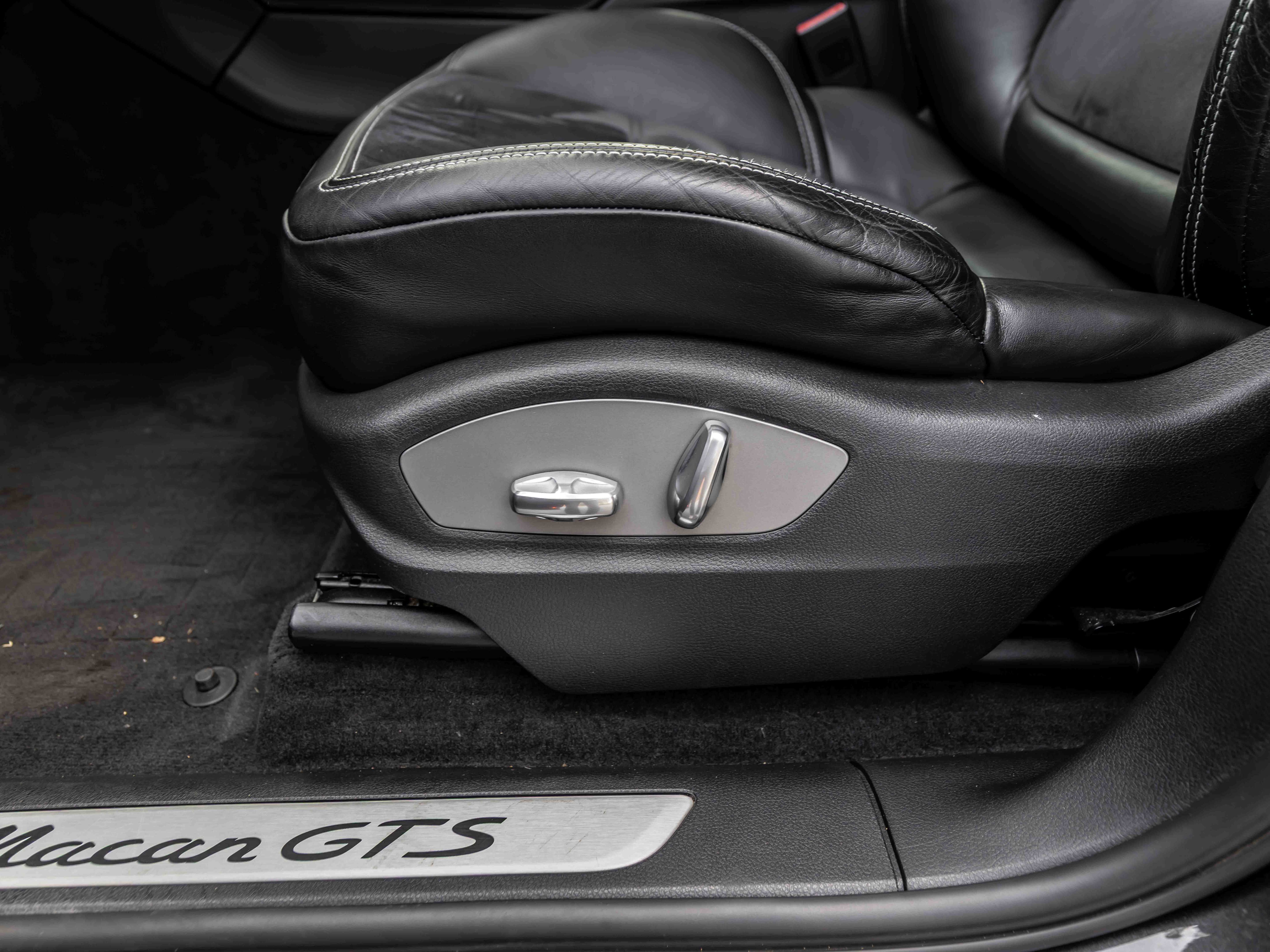 Used 2017 Porsche Macan GTS AWD/4WD image 68