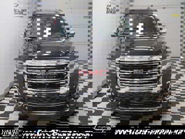 Used 2022 GMC Acadia SLT w/ Technology Package image 2
