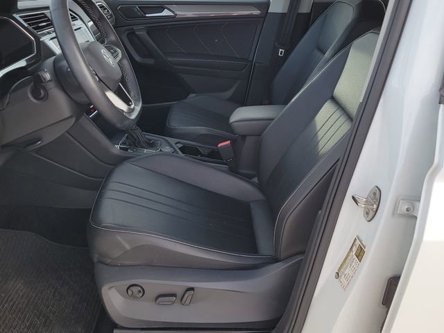 Used 2022 Volkswagen Tiguan SE w/ Panoramic Sunroof Package AWD/4WD image 6