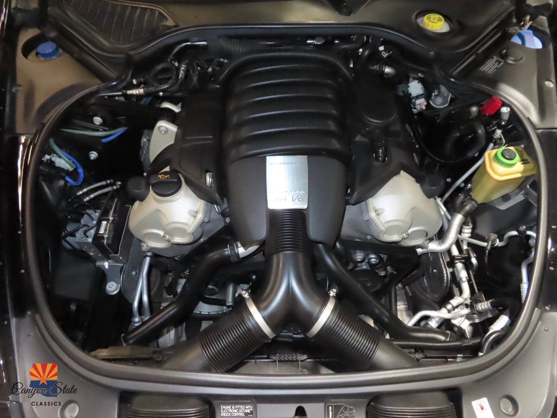 Used 2012 Porsche Panamera 4 image 4