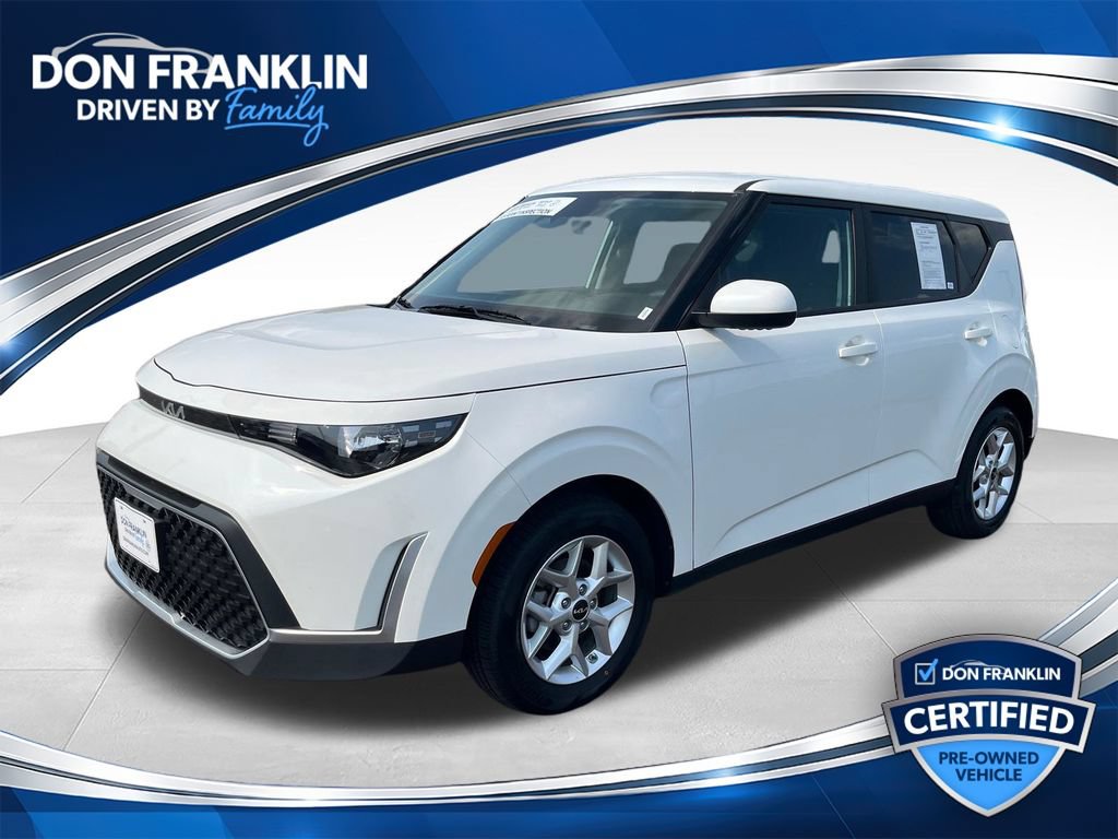 Used 2025 Kia Soul LX FWD image 1