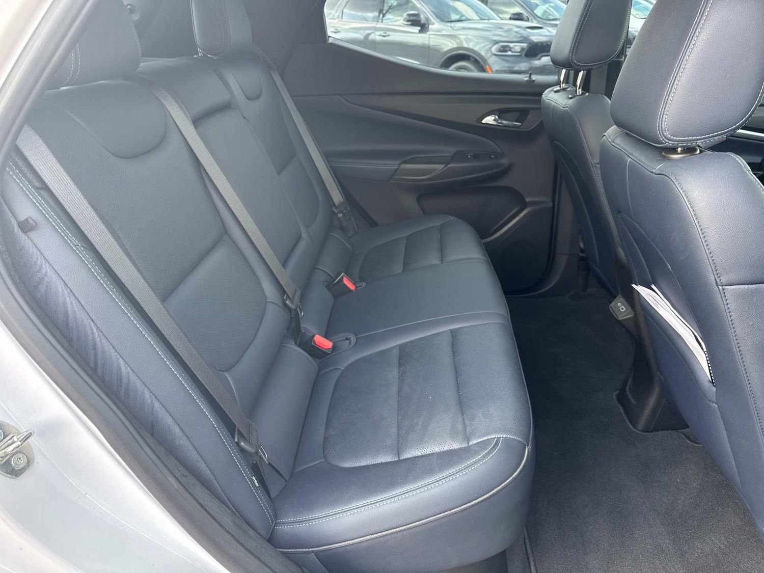 Used 2022 Chevrolet Bolt EUV Premier w/ Sun & Sound Package image 28