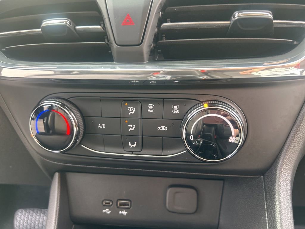 Used 2025 Buick Encore GX Preferred image 18