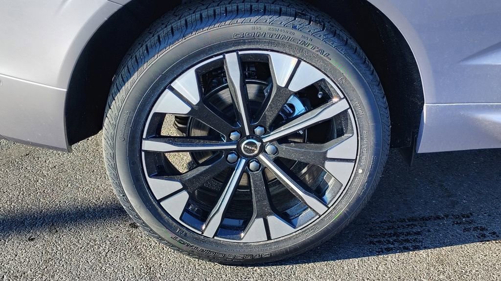 New 2026 Volvo XC60 B5 Plus w/ Protection Package Premier AWD/4WD image 28